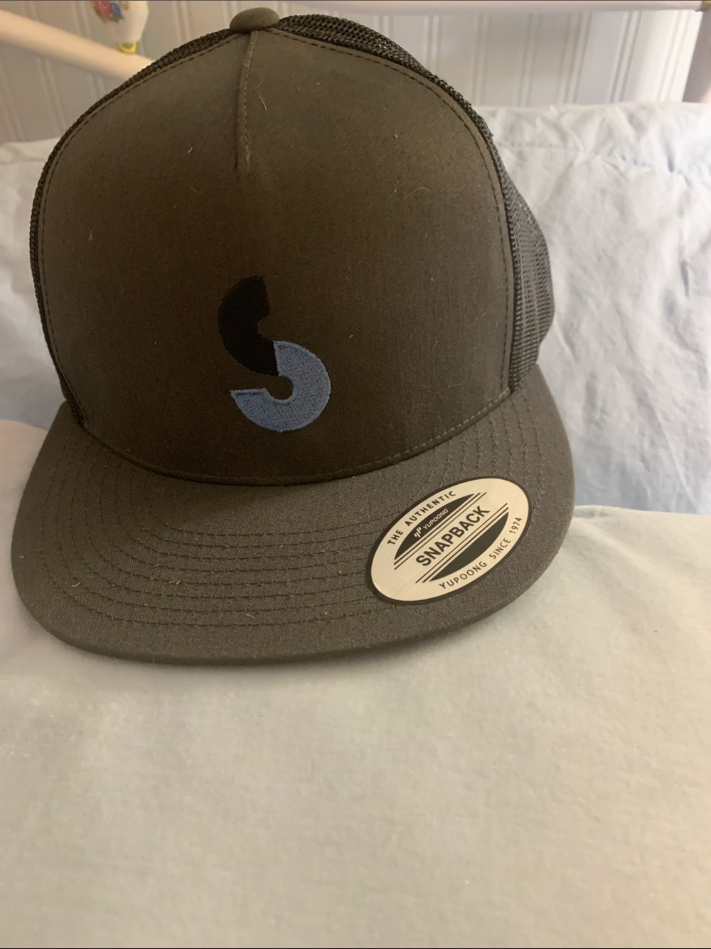 Men's Black Snapback Trucker Hat with Two-Tone Logo